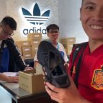 Đỗ Kim Phúc thử thách bóng đá mua giày Yeezy 350 đi Sea Games 30 cổ vũ U22 Việt Nam