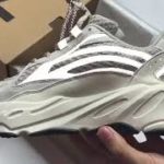 Giày thể thao cao cấp Adidas Yeezy Boost 700 phản quang