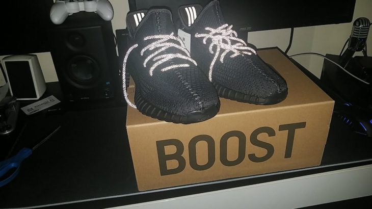 adidas Yeezy Boost 350 V2 Black Unboxing