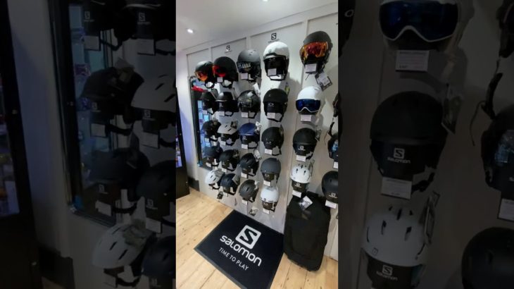 Customised Ski Boots – Huge range of Ski wear from North Face, Salomon, Oakley and so much more