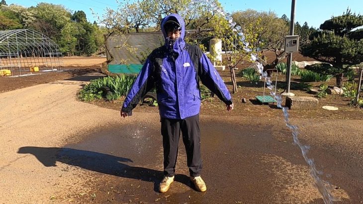完全防風防水GORE-TEXを使った最高の服、THE NORTH FACEマウンテンジャケットを着て仕事をすると気分が爆上がり【作業着 カッパ 農業 NIKWAX 農家 通勤着 通学着 登山 】