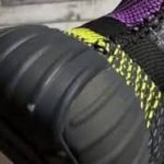 Adidas Yeezy Boost 350 V2 черные фиолетовые рефлективные шнурки