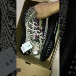 Unboxing and reflection experiment of YEEZY 350 V2  Yecheil Reflective