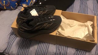 Unboxing Yeezy 700 V3 Clay