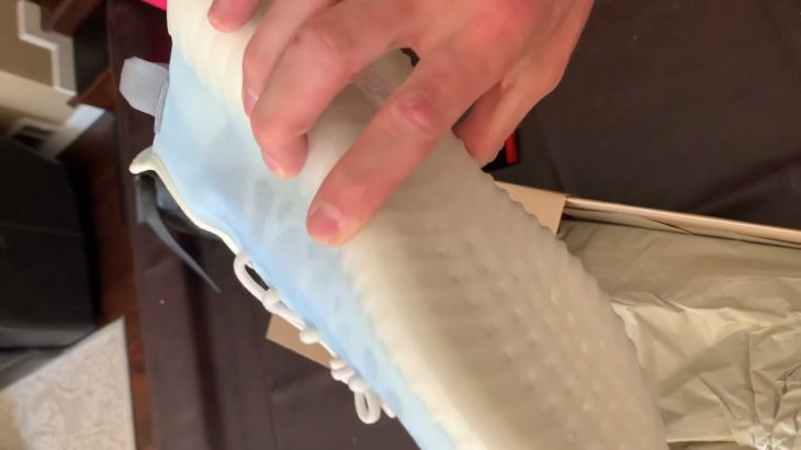 Yeezy 350 Boost V2 Mono Ice, In hand look!