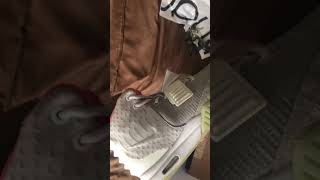 Unboxing Nike air yeezy 2 pure platinum