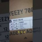 Yeezy 700 v3 Safflower , Unboxing