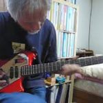 激レアの日本ビクター製エレキギターで「イエロージャケット」を弾く。