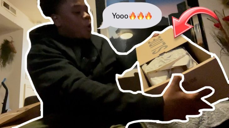 I Got My FIRST pair of YEEZYS😱 (UNBOXING Adidas YEEZY SLIDES PURE)