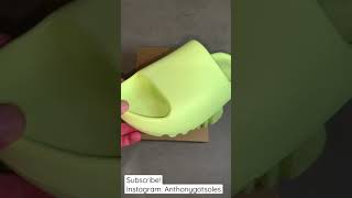 Yeezy Slide Green Glow Early Look | Do They Actually Glow?