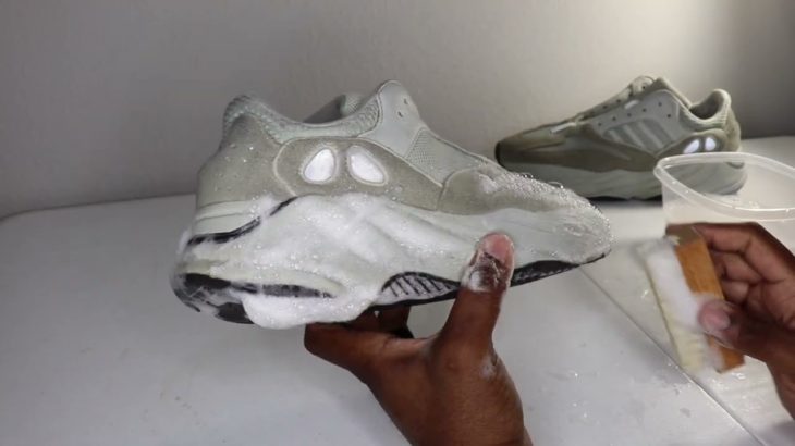How to Clean Yeezy 700