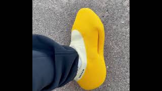 Yeezy Knit Runner Sulfur on foot – UNBOXING SNKRS