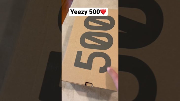 Yeezy 500 comes home #kanyewest #yeezy500