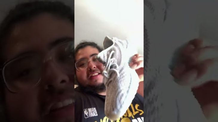 Yeezy 350 Blue Tint Arrive they look NICE! Selling them at Ebay @DarknessXmo Check my Full Video:)