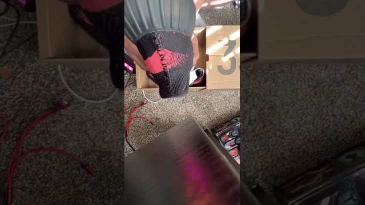 Yeezy 350 V2 Core black red reps mangomeee review