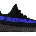 Adidas yeezy boost 350 v2 dazzling blue (detail look)