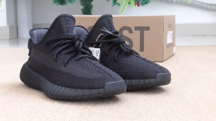 Early Look at Yeezy Boost 350 V2 Onyx Unboxing Review & On Feet