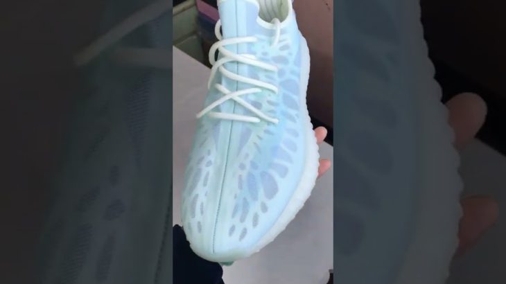 [Review] Yeezy boost 350 V2 ice 🧊 blue by Luckshoes, what’s your favorite blue color? mineral blue?