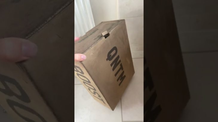 What happened to my yeezy box I bought? #shorts