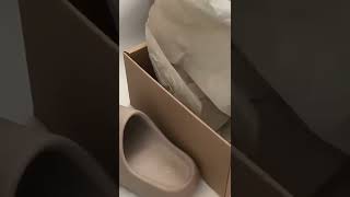 Yeezy slide unboxing,do you know what name of this slide?