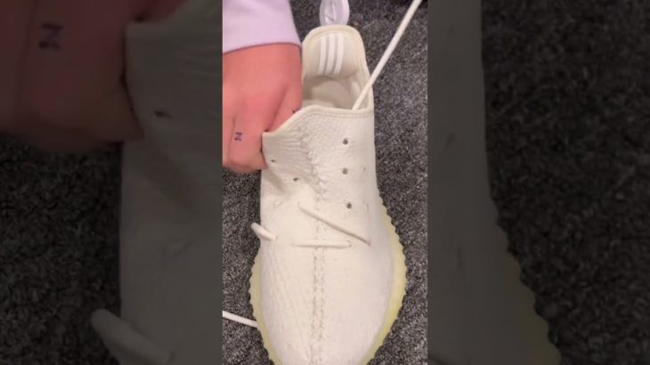 How to lace Yeezy 350!!￼