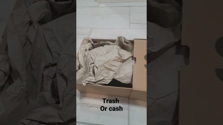 Trash or Cash yeezy slide onyx