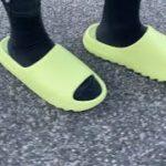 Yeezy slides Green Glow || Review + On Foot