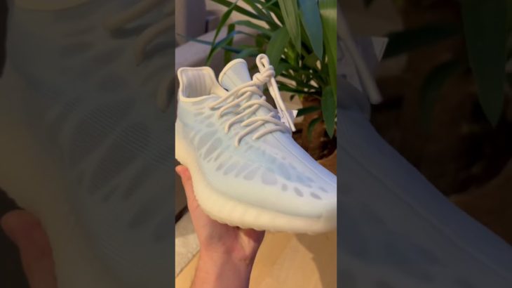 Yeezy Boost 350 V2 Mono Ice – Unboxing & On Foot #shorts #sneakers #shoes #yeezy #adidas