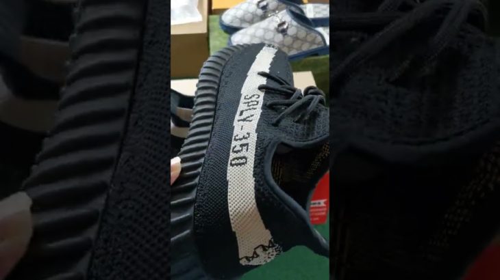 Adidas Yeezy Boost 350 V2 Oreos (Core Black White)