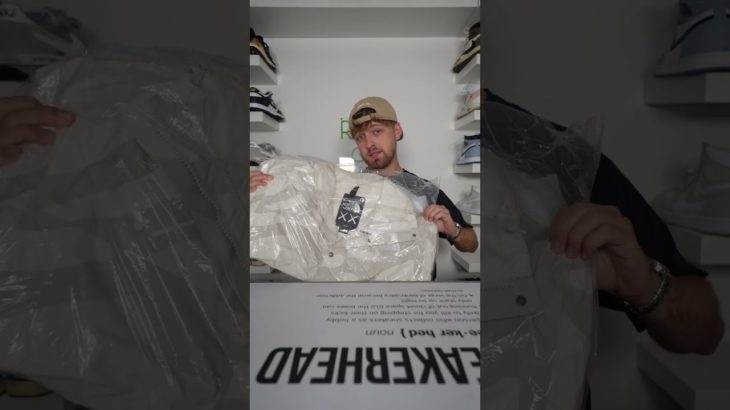 UNBOXING THE NORTH FACE X KAWS JACKET 📦