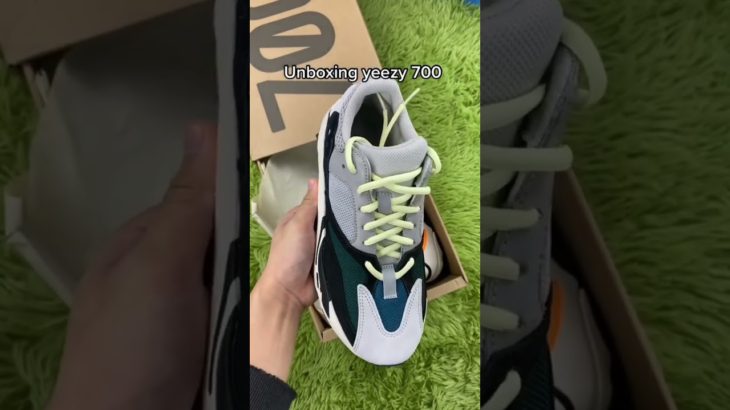 unboxing Yeezy 700 #shorts  #subscribe #unboxing #tiktok #nike #viral #fyp #fypシ #yeezy #yeezy700