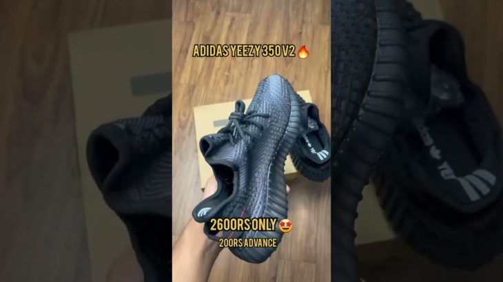 Adidas yeezy 350 V2🔥    2600rs only (cash on delivery)  whatsapp (9103598782)