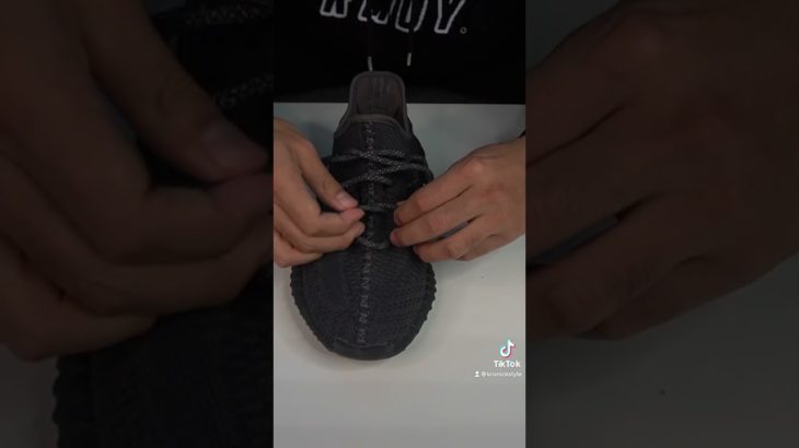 👉HOW TO LACE ADIDAS YEEZY BOOST Pt.2