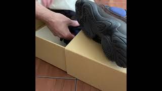 Quick unboxing of the adidas Yeezy 500 High “Tyrian ” do you like？