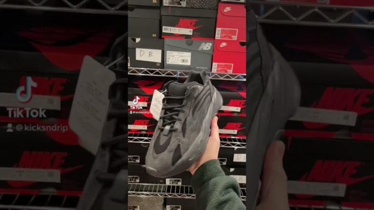 Who still messing with the Yeezy 700s? #sneaker #sneakerhead #shoe #kanyewest #yeezy #ye