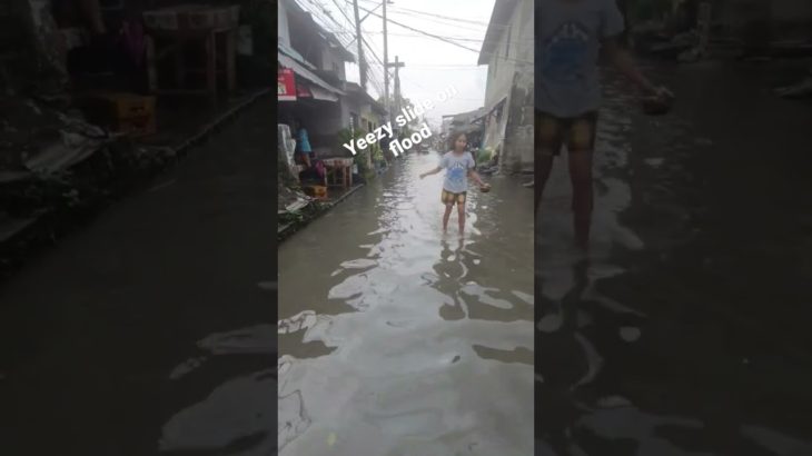 Yeezy slide On Flood #yeezy #yeezyslides #typhoonpaeng