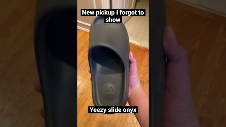 New pickup Yeezy Slide onyx #shorts #viral #sneakers #sneakerhead #heat #yeezy