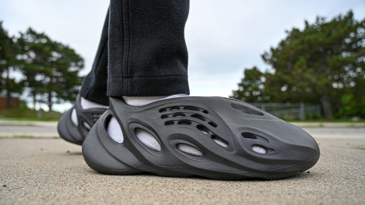OVERRATED OR OVER HATED?!? | YEEZY FOAM RUNNER “ONYX” | Review + On-Foot | Toilet Reviewz