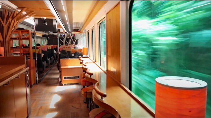 JR東日本が誇る豪華な快速列車「リゾートしらかみ」