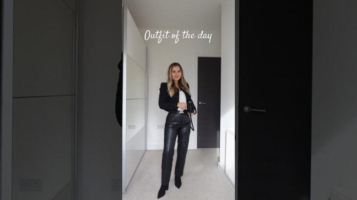 Outfit of the day, loving this jacket  🖤#outfitoftheday #petitefashion #petitestyle #styleideas