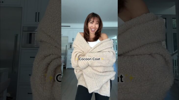 This faux sherpa jacket was designed for you to Cocoon yourself in pure warmth @blogilates