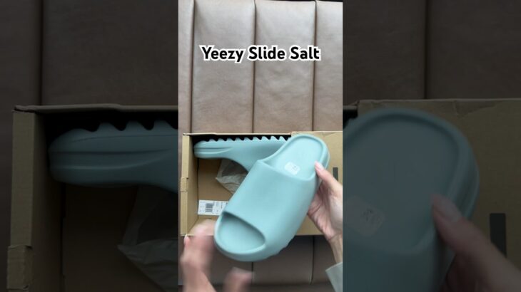 UP CLOSE with the Yeezy Slide Salt! 🧐 #yeezy #adidas #unboxing #asmr