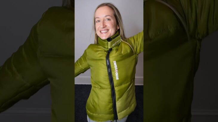 💚 I turned a thrifted sleeping bag into a puffer coat…ya know, just in time for summer😜 #sewing #diy