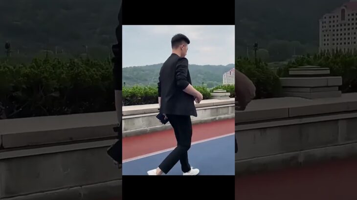 シワ防止薄手テーラードジャケット、体感温度が3℃下がる、UVカット、+2,000円でもう1枚ゲット！