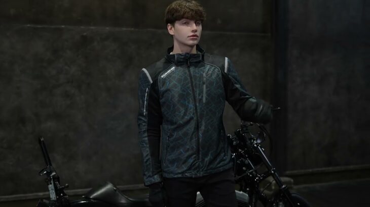 フードが外せる空冷フルプロテクションメッシュジャケット JK-135  肩・肘・胸部・脊椎にプロテクターフル装備し、不要な場合はフードを外して通常ジャケット仕様に