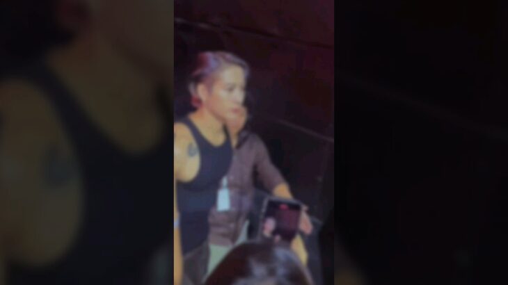 @jacksonwang  let me wear my jacket #Got7 #jacksonwang