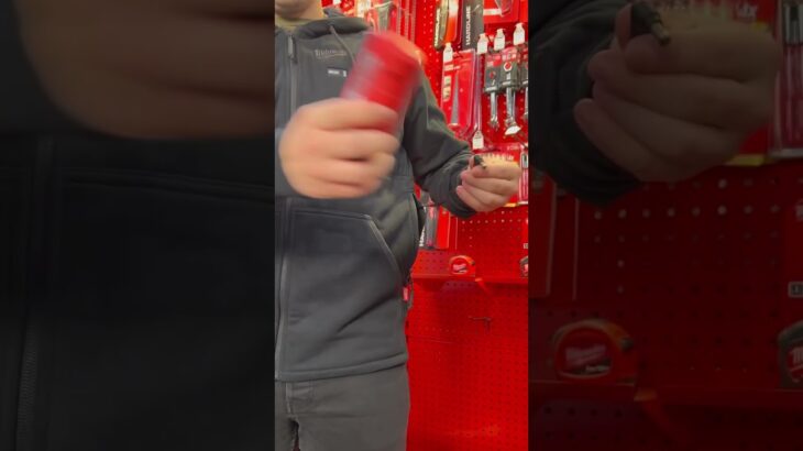 Stay warm with Milwaukee M12 Heated Jacket, built for any weather #ukplanetools #milwaukee #workwear