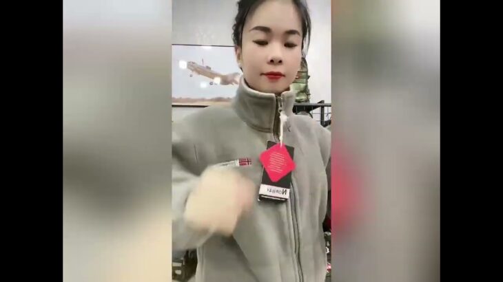 極暖裏ボアのフリースジャケットフード付き横板4：3