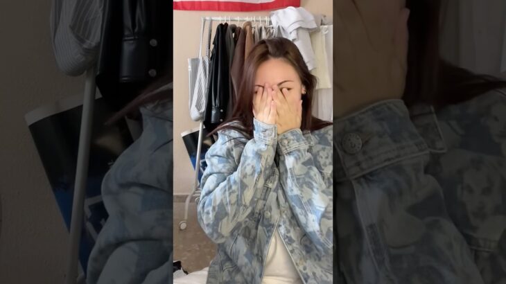 A patterned jacket with thousands of faces of Drew Barrymore? CLICK 🤑🧾🧥 #shorts #unboxing #guess