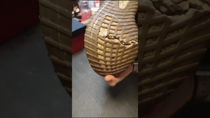 ADIDAS YEEZY BOOST. Sole repair / Ремонт подошвы